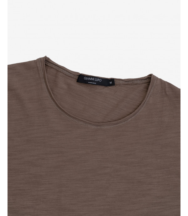 Basic slubbed T-shirt with raw edges