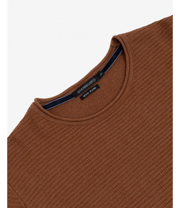 Horizonal patterned sweater in brown