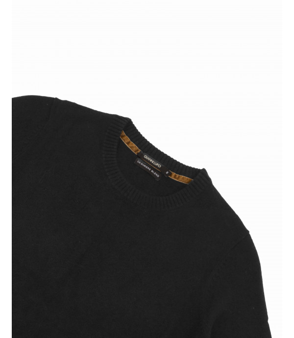 Cashmere blend crewneck sweater in black