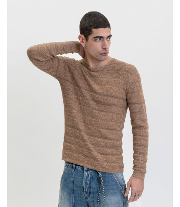 Pullover with orizontal patternes
