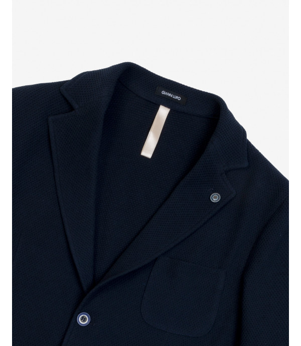 Single breasted jacket with relief pattern