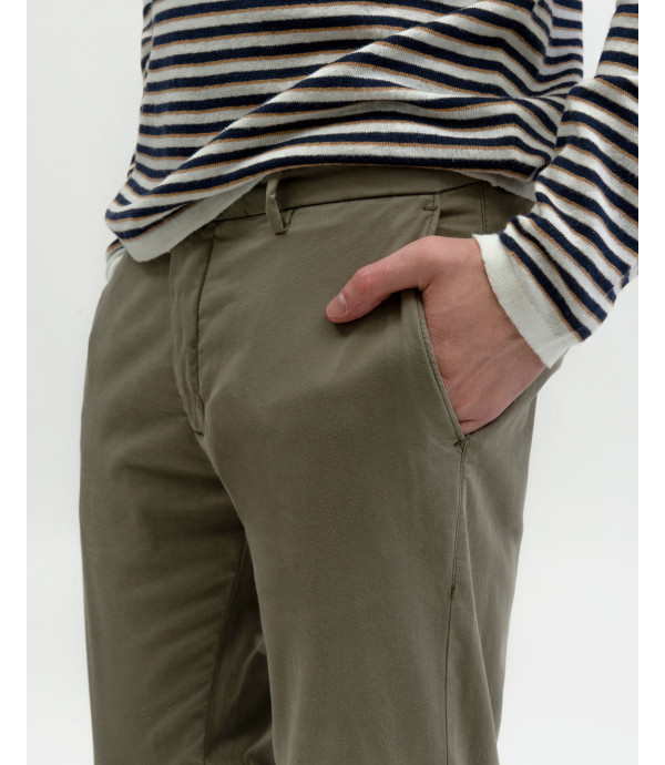 Chinos basico slim fit