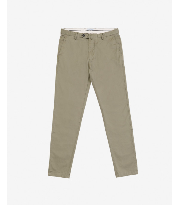 Chinos basico con dettagli sartoriali