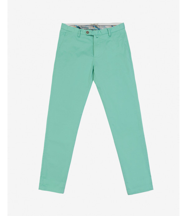 Chinos basico con dettagli sartoriali