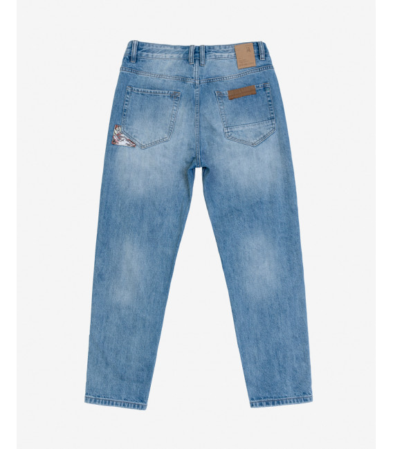 Jeans mike carrot cropped con strappi e patch