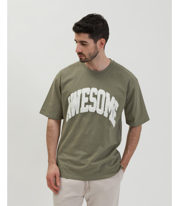 T-shirt con patch awesome in pile
