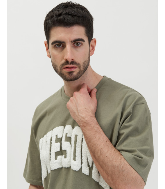 T-shirt with awesome patch in pile