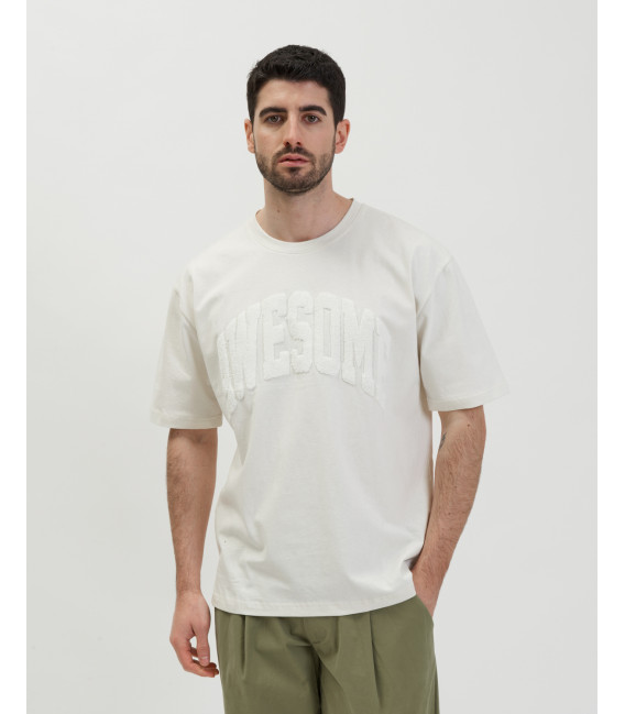 T-shirt with awesome patch in pile