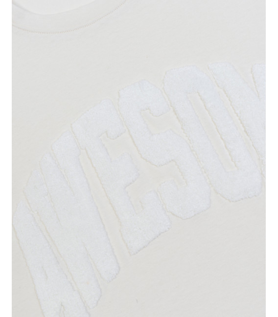 T-shirt with awesome patch in pile