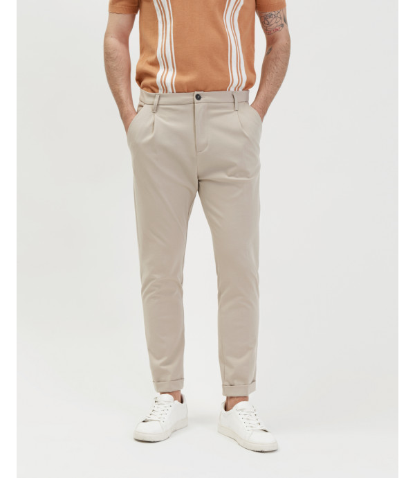Pantaloni eleganti con pinces