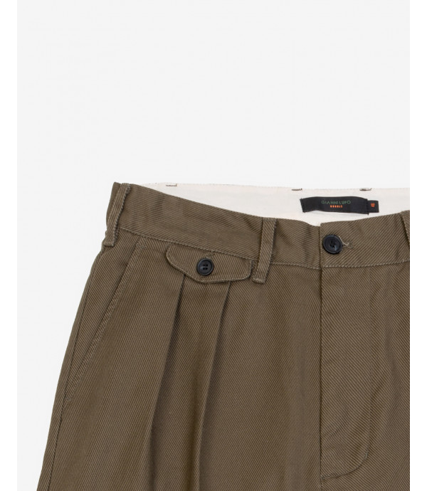 Pantaloni con pinces relaxed fit