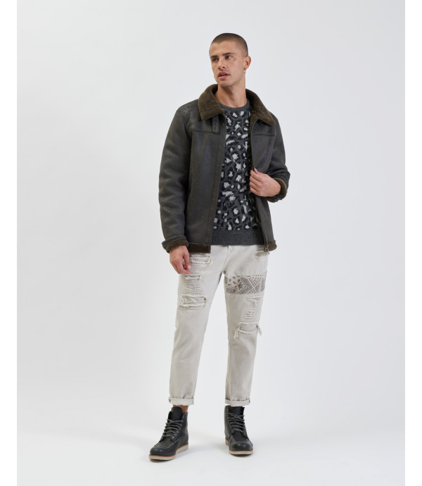 Grant carrot fit jeans with rips and patches in white