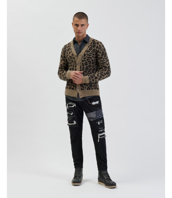 Grant carrot fit jeans with patches and rips in black