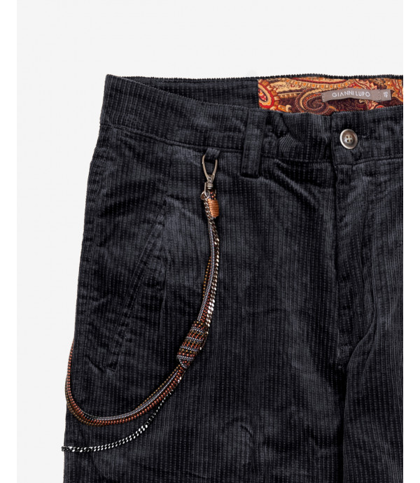 Low crotch trousers with pleats in cord