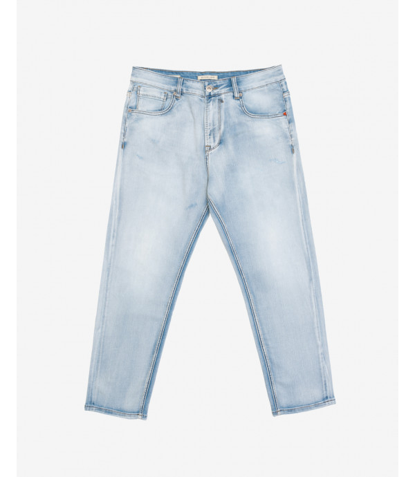 MIKE95 carrot fit medium wash jeans with scratches