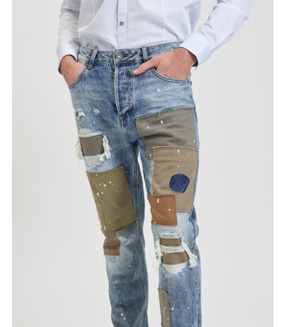 Jeans MIKE95 carrot fit con patch strappi e schizzi di vernice