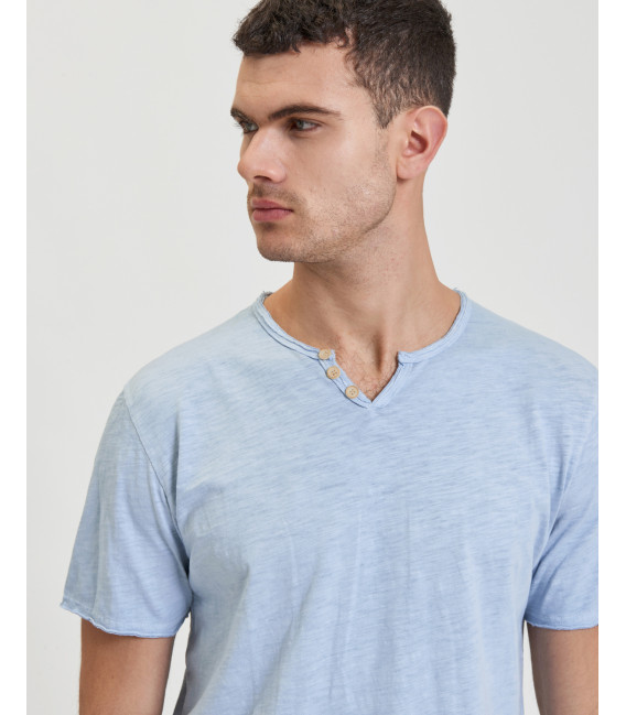 Moroccan neck t-shirt with buttons