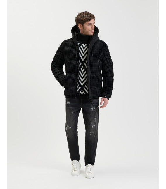 MIKE95 carrot cropped jeans with rips in black