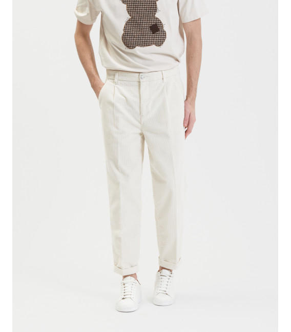 Pantalone chino slim fit in tessuto armaturato