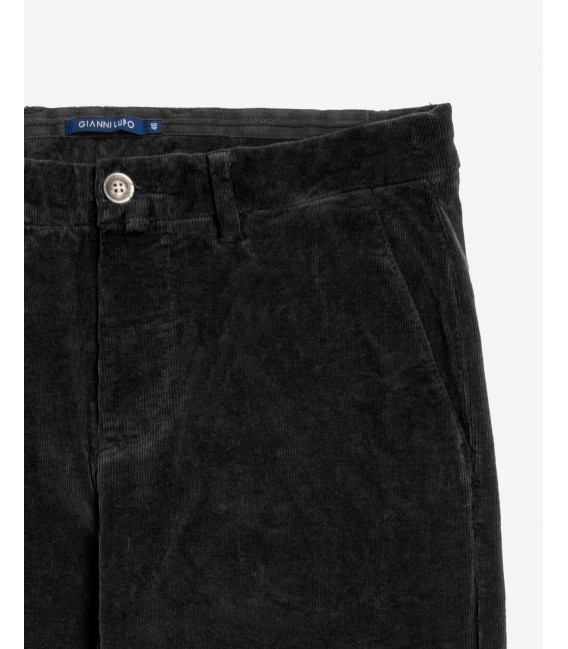 Pantaloni slim fit in velluto a coste