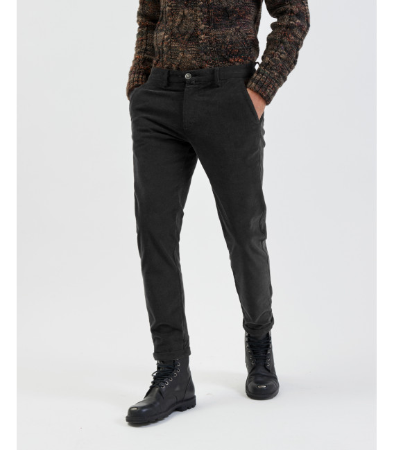 Pantaloni slim fit in velluto a coste