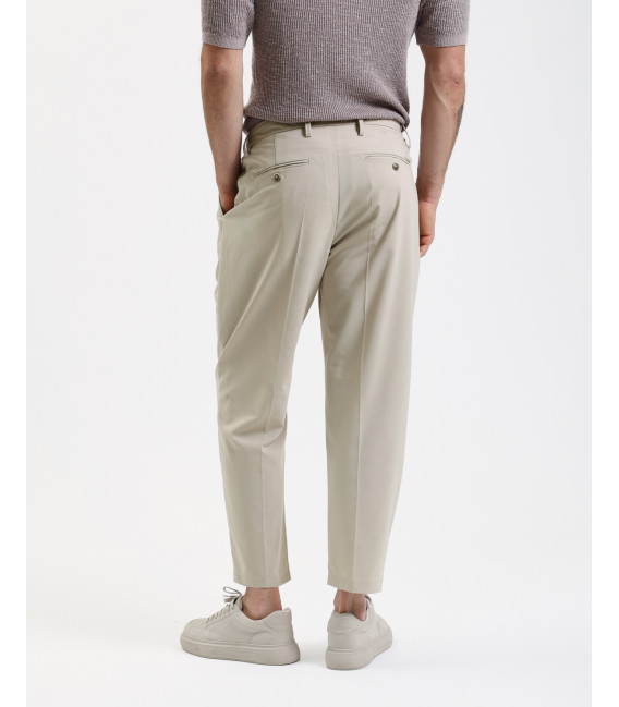 Pantaloni relaxed fit con pinces