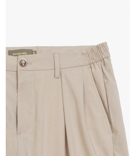 Pantaloni relaxed fit con pinces