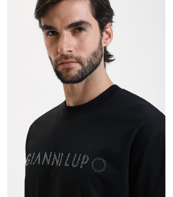 T-shirt with logo