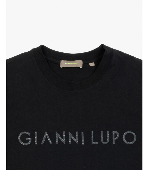 T-shirt with logo