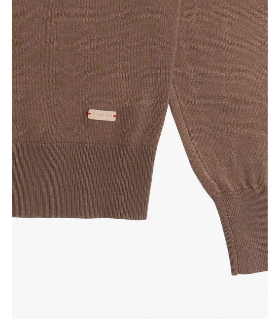Light weight crewneck sweater