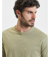 T-shirt con orli a taglio a vivo