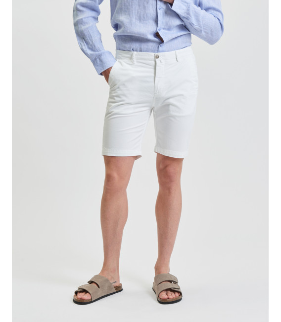 Basic chinos shorts