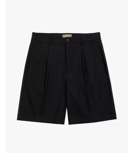 Bermuda shorts with pleats