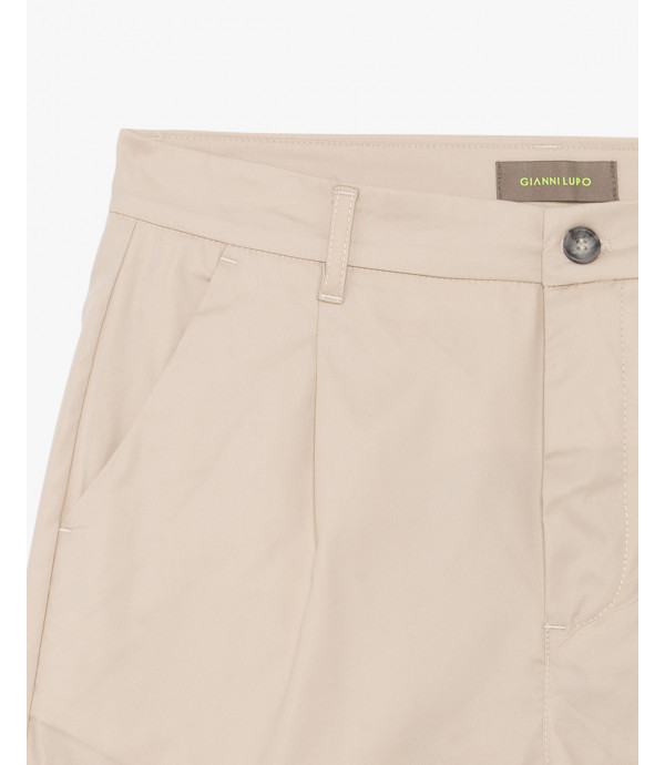 Bermuda shorts with pleats