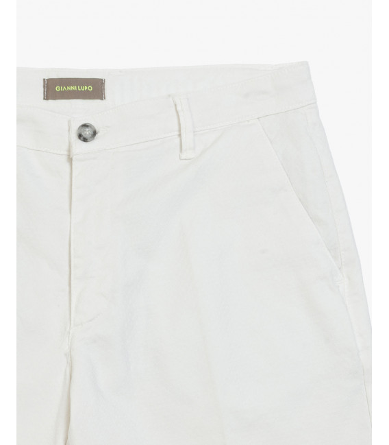 Textured chinos shorts