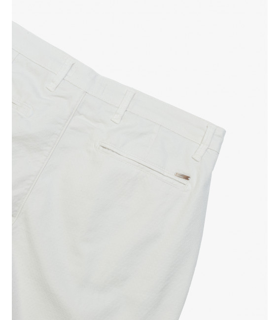 Textured chinos shorts