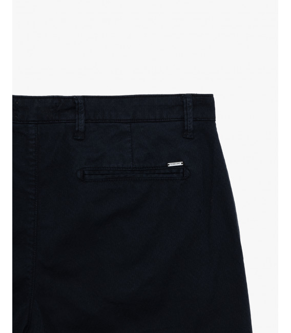 Textured chinos shorts