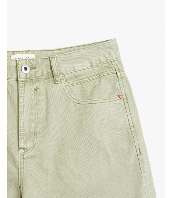 THOMAS oversize fit jeans shorts with scratches