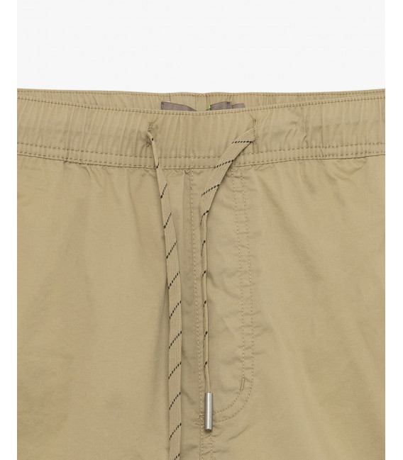 Cargo shorts with drawstrings