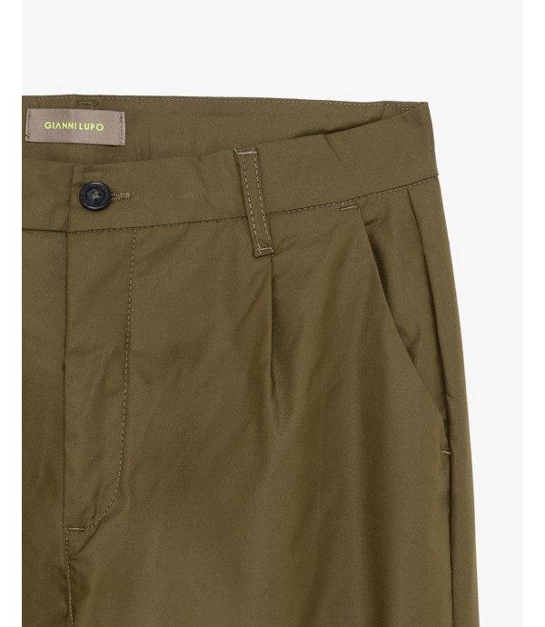 Wide leg trousers with flat front crease