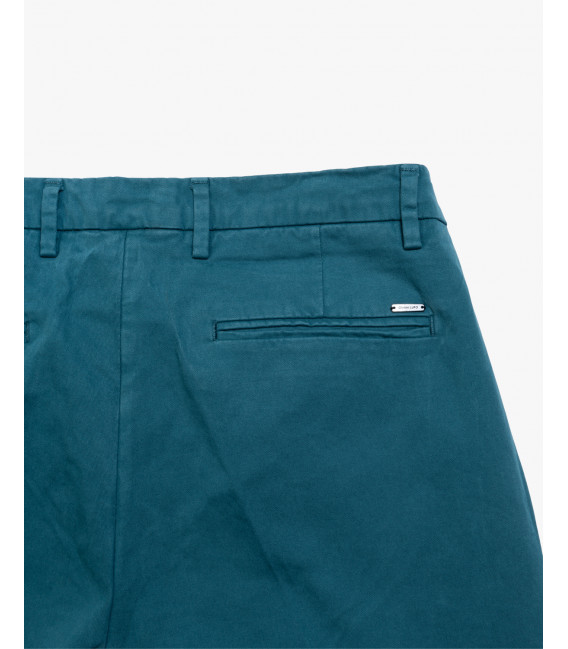 Pantaloni slim fit