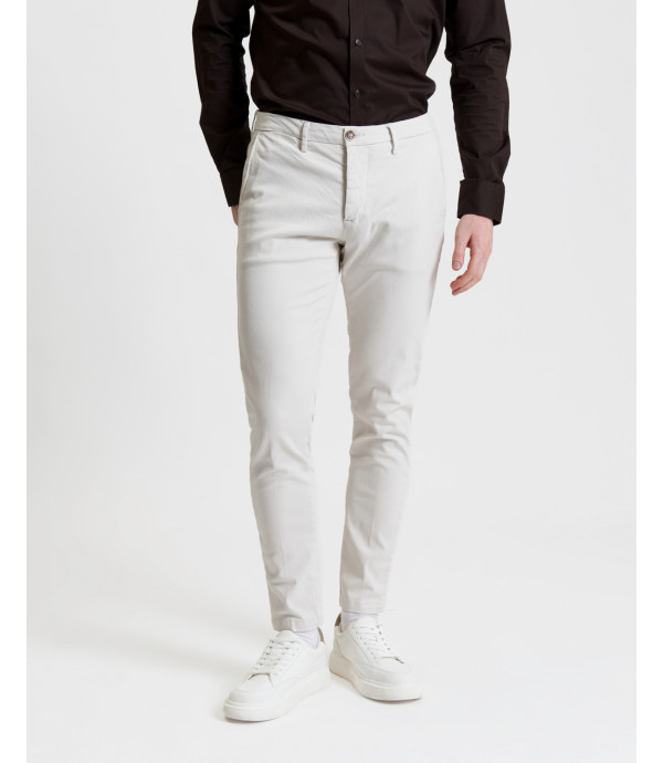 Pantaloni slim fit
