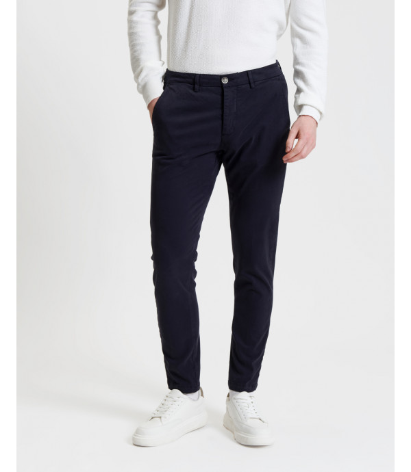 Pantaloni slim fit
