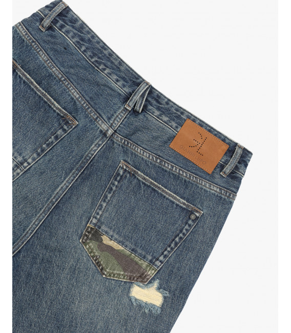 GRANT carrot fit jeans with patches