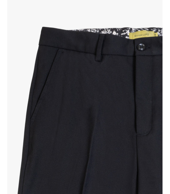 Wide leg trousers