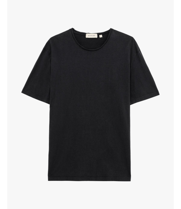Di più su T-shirt con orli a taglio a vivo
