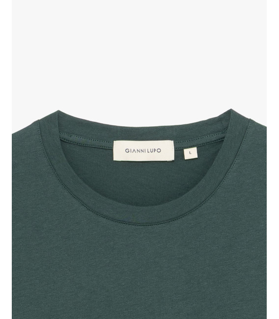 T-shirt essential