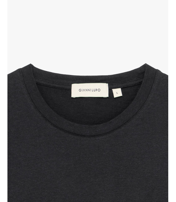 T-shirt essential