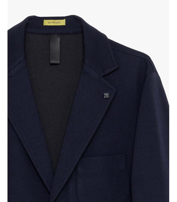 Single-breasted blazer in textured fabric