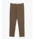 Chinos basico con dettagli sartoriali
